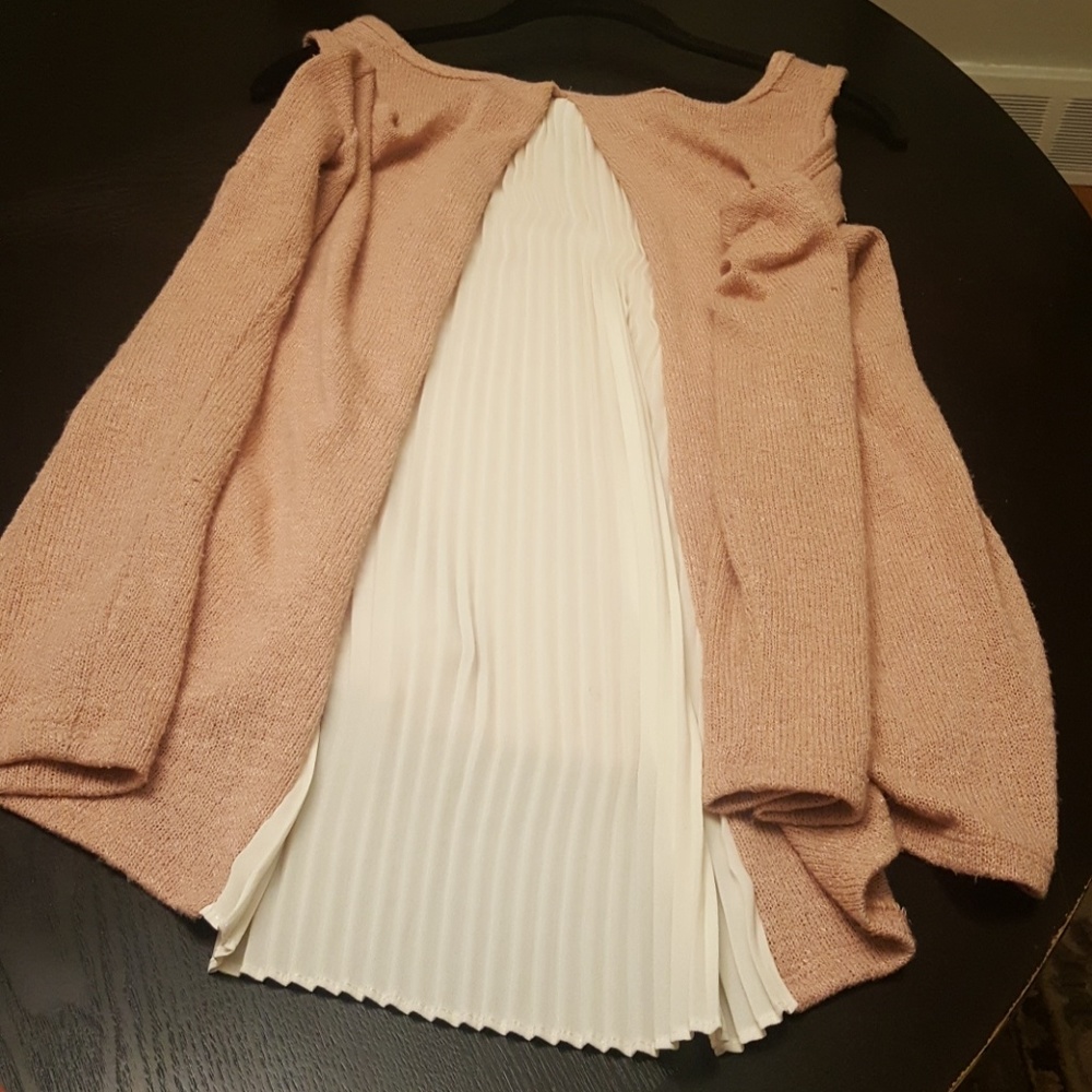 Cold-Shoulder Top - Picture 6 of 6